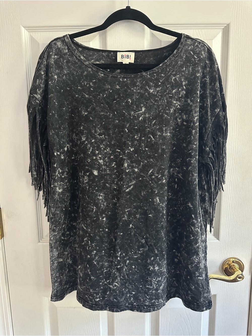 BIBI Gray Fringed Sleeve Top